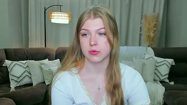Snapshot of Stella_Light chatting on 06.25.26 Stella Light online show from 06.25.26
