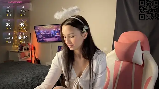 ella simons online show from 10.25.25