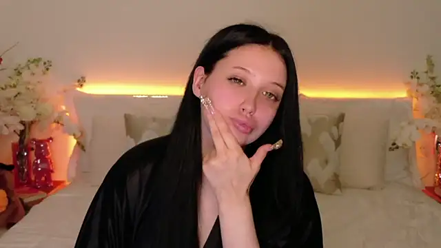 Felicia Herceg online show from 10.23.25