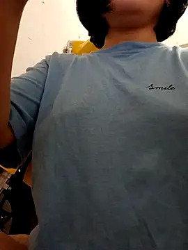 Snapshot of Mina-02 chatting on 10.27.25 Mina-02 online show from 10.27.25