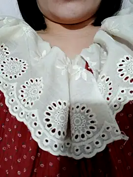 Snapshot of Mina-02 chatting on 11.20.25 Mina-02 online show from 11.20.25