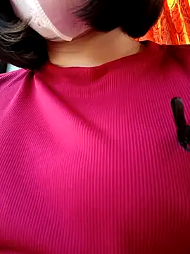 Snapshot of Mina-02 chatting on 11.30.25 Mina-02 online show from 11.30.25