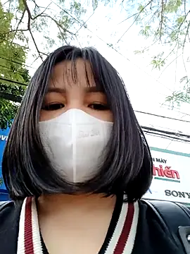 Snapshot of Mina-02 chatting on 12.18.25 Mina-02 online show from 12.18.25