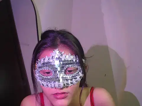 Snapshot of Hottie_hania chatting on 11.04.25 Hottie hania online show from 11.04.25