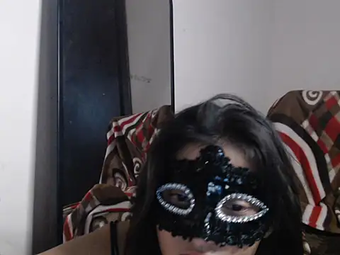 Snapshot of Hottie_hania chatting on 11.24.25 Hottie hania online show from 11.24.25