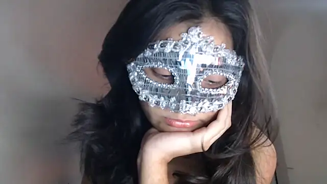 Snapshot of Hottie_hania chatting on 12.21.25 Hottie hania online show from 12.21.25