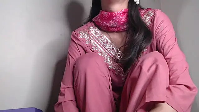 Snapshot of Hottie_hania chatting on 02.11.26 Hottie hania online show from 02.11.26