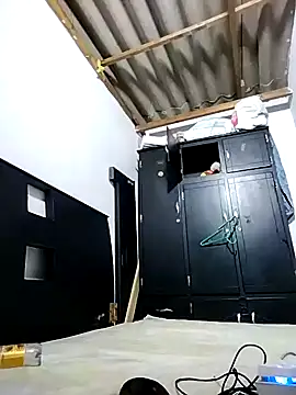 LyliaWood online show from 10.20.25