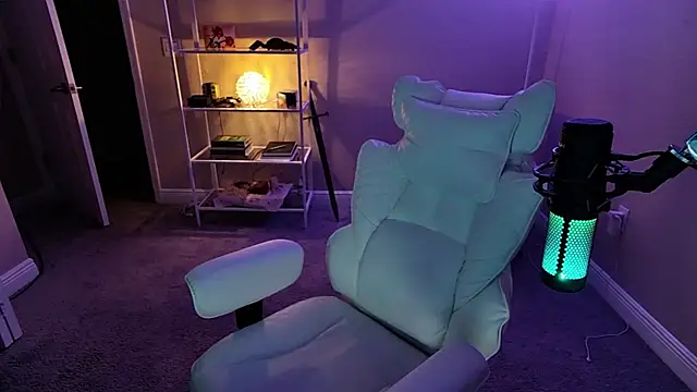 AngieFae  online show from 02.13.26