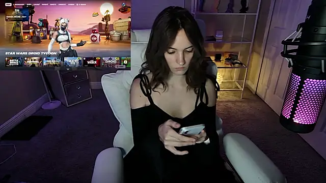 Snapshot of AngieFae_ chatting on 05.02.26 AngieFae online show from 05.02.26
