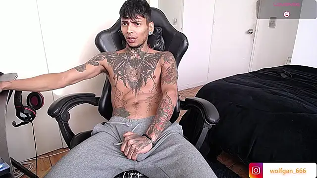 Snapshot of nathan_aress6666 chatting on 06.25.26 nathan aress6666 online show from 06.25.26