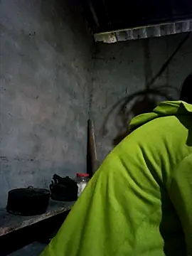 Snapshot of chipu06 chatting on 12.21.25 chipu06 online show from 12.21.25