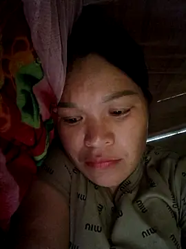 Snapshot of chipu06 chatting on 12.23.25 chipu06 online show from 12.23.25