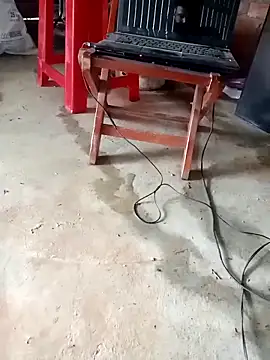 Snapshot of Thettriurf chatting on 10.25.25 Thettriurf online show from 10.25.25