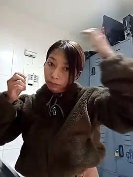 Sakura yummy online show from 10.21.25