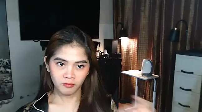 Snapshot of SeductiveTsDoll chatting on 03.20.25 SeductiveTsDoll online show from 03.20.25