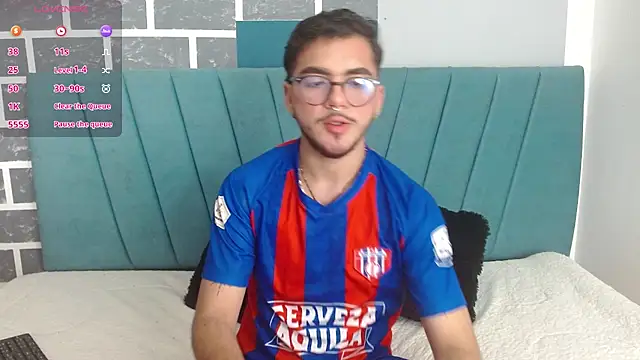 Snapshot of Zac_Golden chatting on 11.23.25 Zac Golden online show from 11.23.25