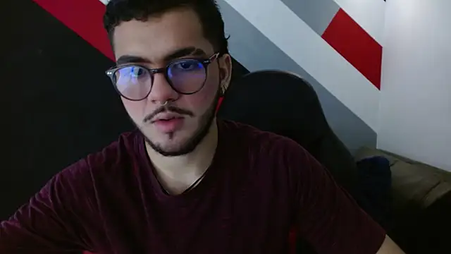 Snapshot of Zac_Golden chatting on 12.19.25 Zac Golden online show from 12.19.25