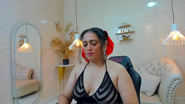 Snapshot of Bianca_Millf chatting on 05.30.26 Bianca Millf online show from 05.30.26