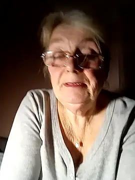 AmyLove353 online show from 10.26.25