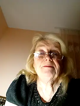 AmyLove353 online show from 11.15.25