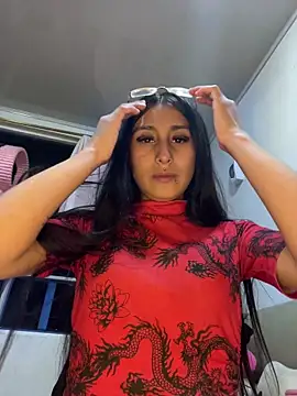 Violeet-Smith online show from 11.04.25