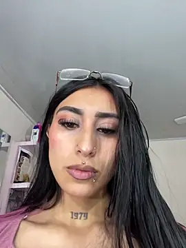 Violeet-Smith online show from 11.13.25