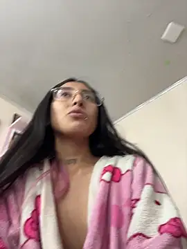 Violeet-Smith online show from 11.16.25