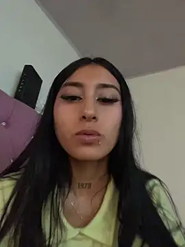 Violeet-Smith online show from 04.16.26