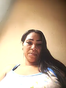 Snapshot of Sussana_tinner chatting on 10.24.25 Sussana tinner online show from 10.24.25