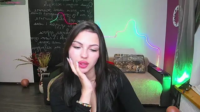 Snapshot of KittyShenson chatting on 05.27.26 KittyShenson online show from 05.27.26