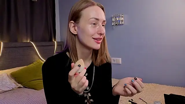 Snapshot of ZolaDickmann chatting on 11.06.25 ZolaDickmann online show from 11.06.25