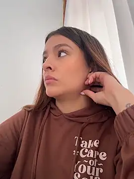 Snapshot of Talia_Bonet chatting on 05.12.26 Talia Bonet online show from 05.12.26