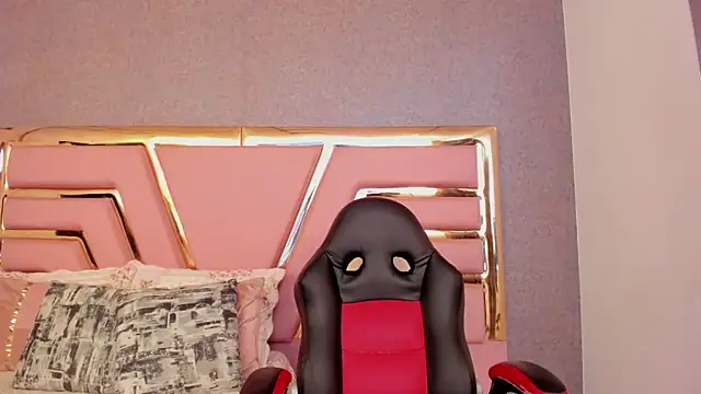 Britanny-Jhonsons online show from 12.23.25