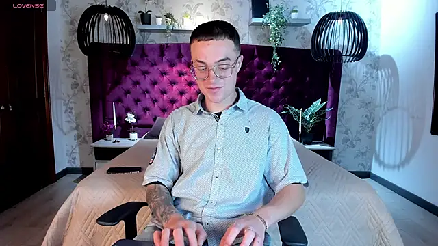 Lil James online show from 11.22.25