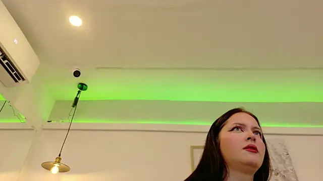 Snapshot of Emily_Baby20 chatting on 04.20.26 Emily Baby20 online show from 04.20.26