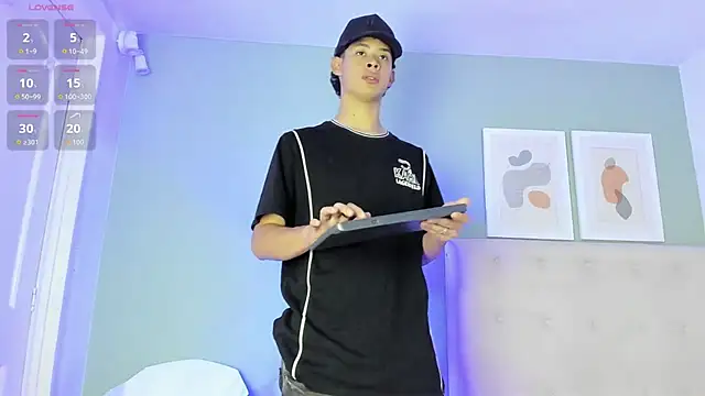 ApoloRicci online show from 02.04.26