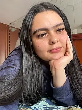 Snapshot of Selena_Roa chatting on 04.29.26 Selena Roa online show from 04.29.26