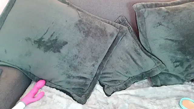 mia roux1 online show from 04.05.26