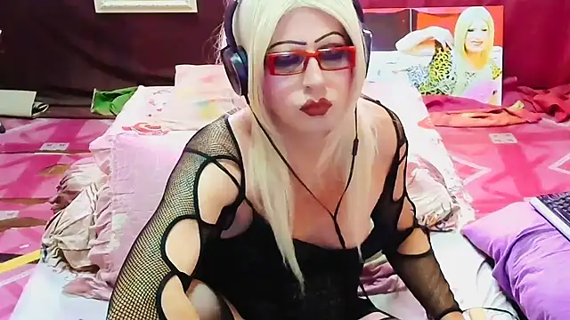 Snapshot of horni4luv chatting on 04.21.26 horni4luv online show from 04.21.26