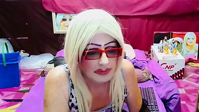 Snapshot of horni4luv chatting on 05.13.26 horni4luv online show from 05.13.26