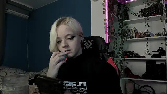 Holy Mistress S online show from 11.09.25