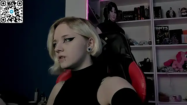 Holy Mistress S online show from 02.07.26