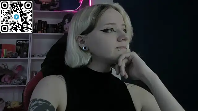 Holy Mistress S online show from 05.12.26
