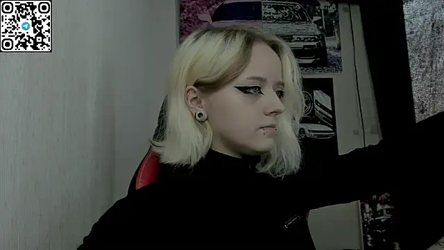 Snapshot of Holy_Mistress_S chatting on 07.19.26 Holy Mistress S online show from 07.19.26
