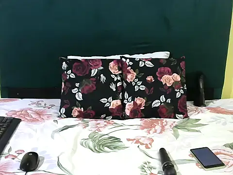 CherryZee online show from 11.08.25