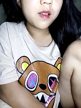 Quynhsumon online show from 03.11.26