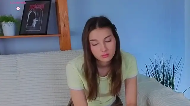 KateCahee online show from 12.02.25