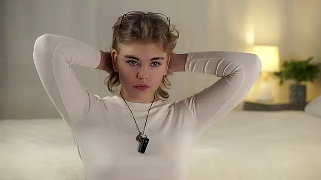 Snapshot of MelodyBaur chatting on 11.02.25 MelodyBaur online show from 11.02.25