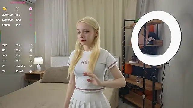 Snapshot of IraYounce chatting on 11.10.25 IraYounce online show from 11.10.25